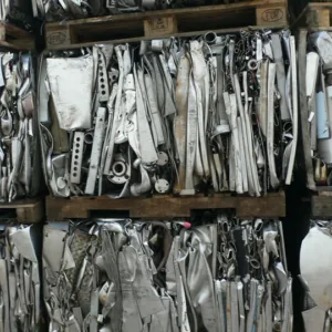 Grade 304 stainless steel scrap pieces for recycling