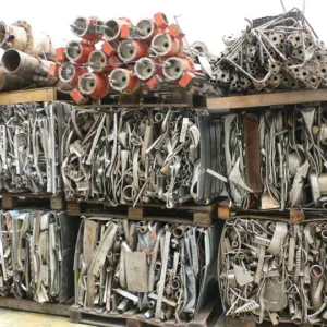 Grade 304 stainless steel scrap pieces for recycling